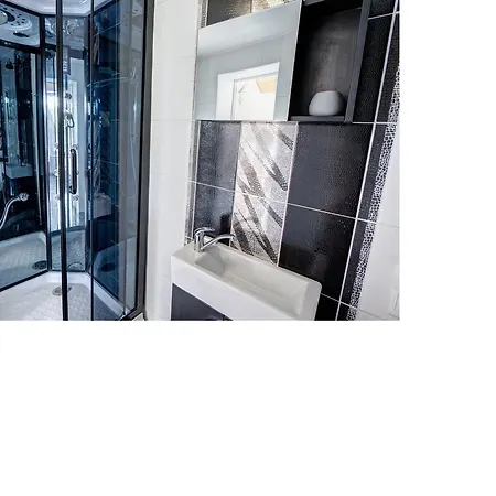 Riviera - уединенный отдых у моря Apartment Odesa