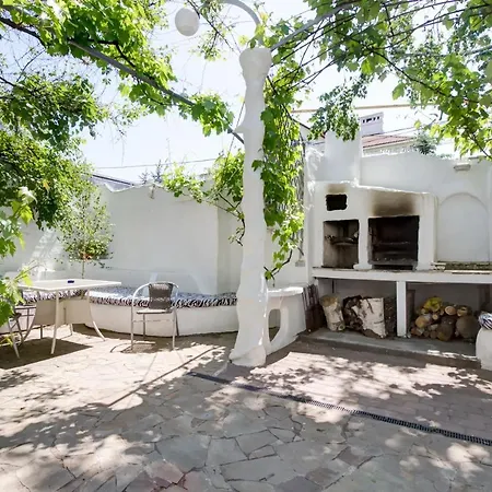 Riviera - уединенный отдых у моря Apartment Odesa